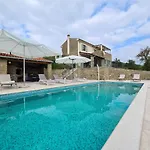 Tatil Evi Motovun 2129 Bartolici